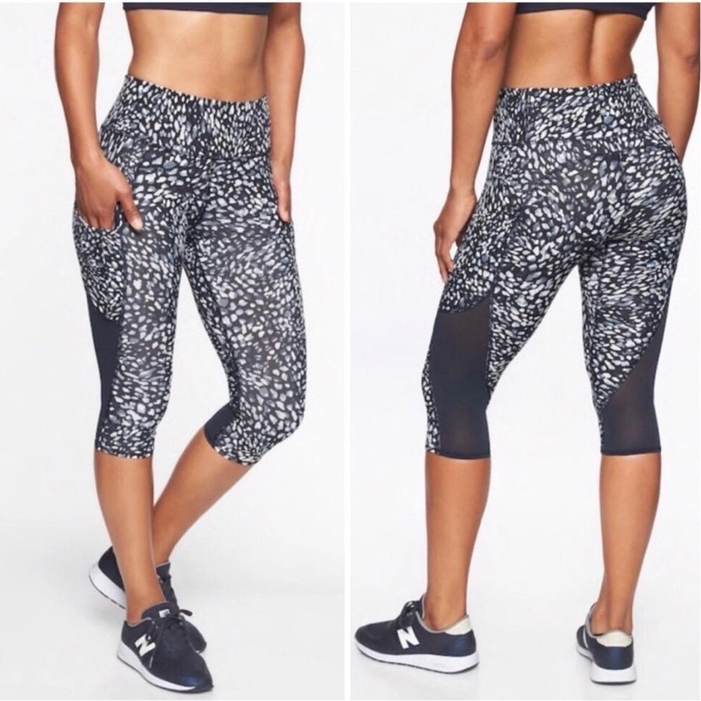 Athleta Spotty Up For Anything All In Crop Leggings Size Medium